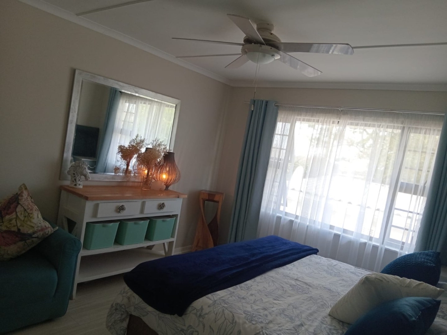 6 Bedroom Property for Sale in Gonubie Eastern Cape